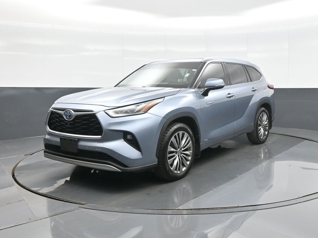 Used 2020  Toyota Platinum image 3