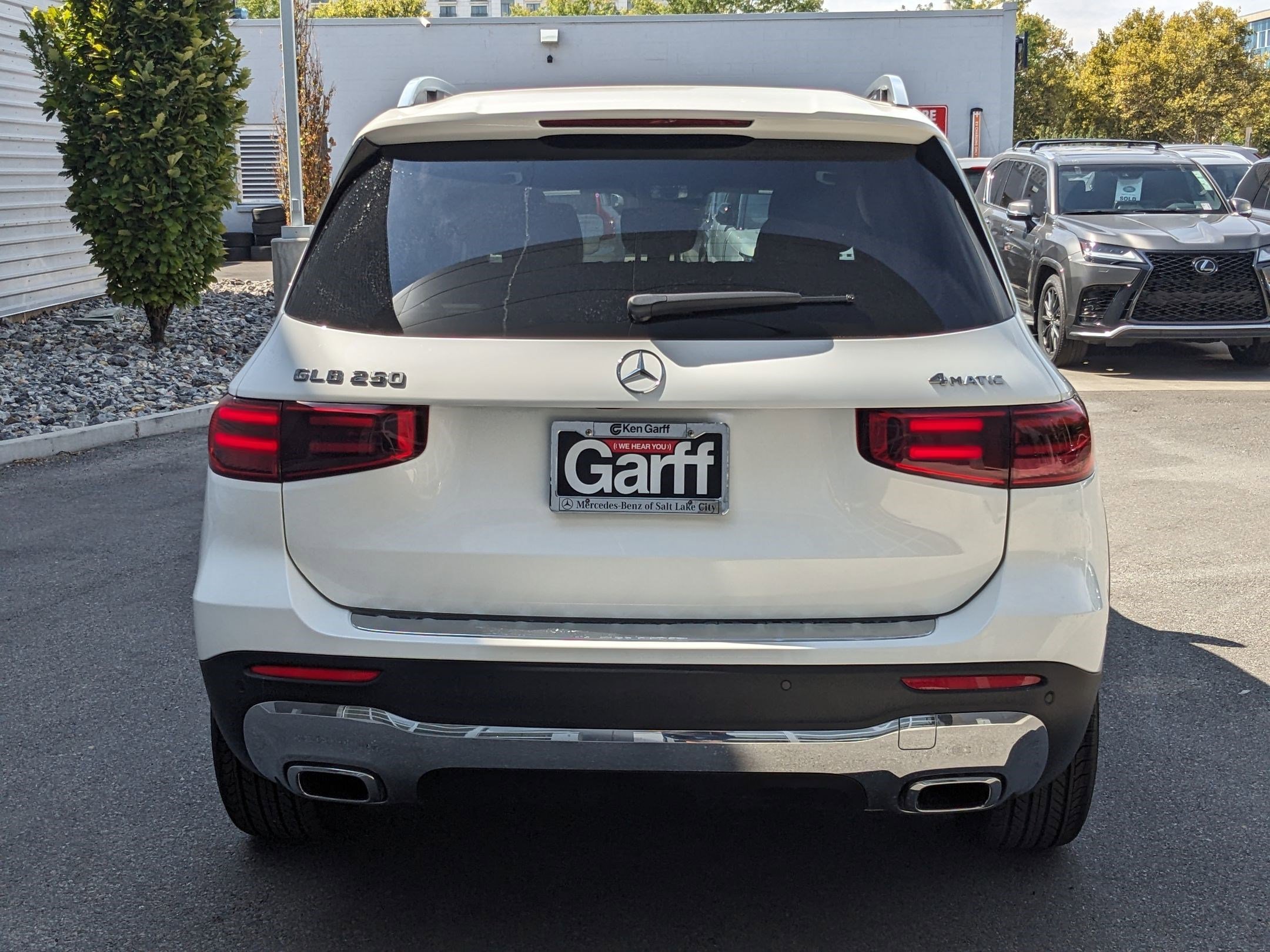 New 2025 Polar White Mercedes-Benz GLB 250 image 22