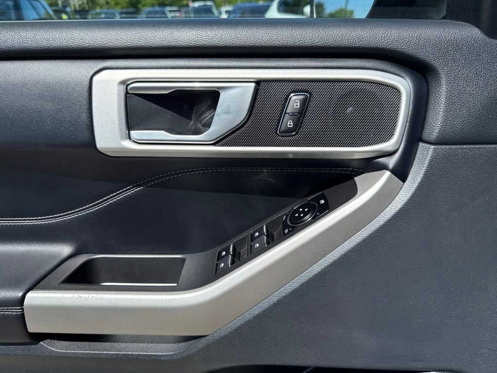 Used 2022 Silver Ford XLT image 18
