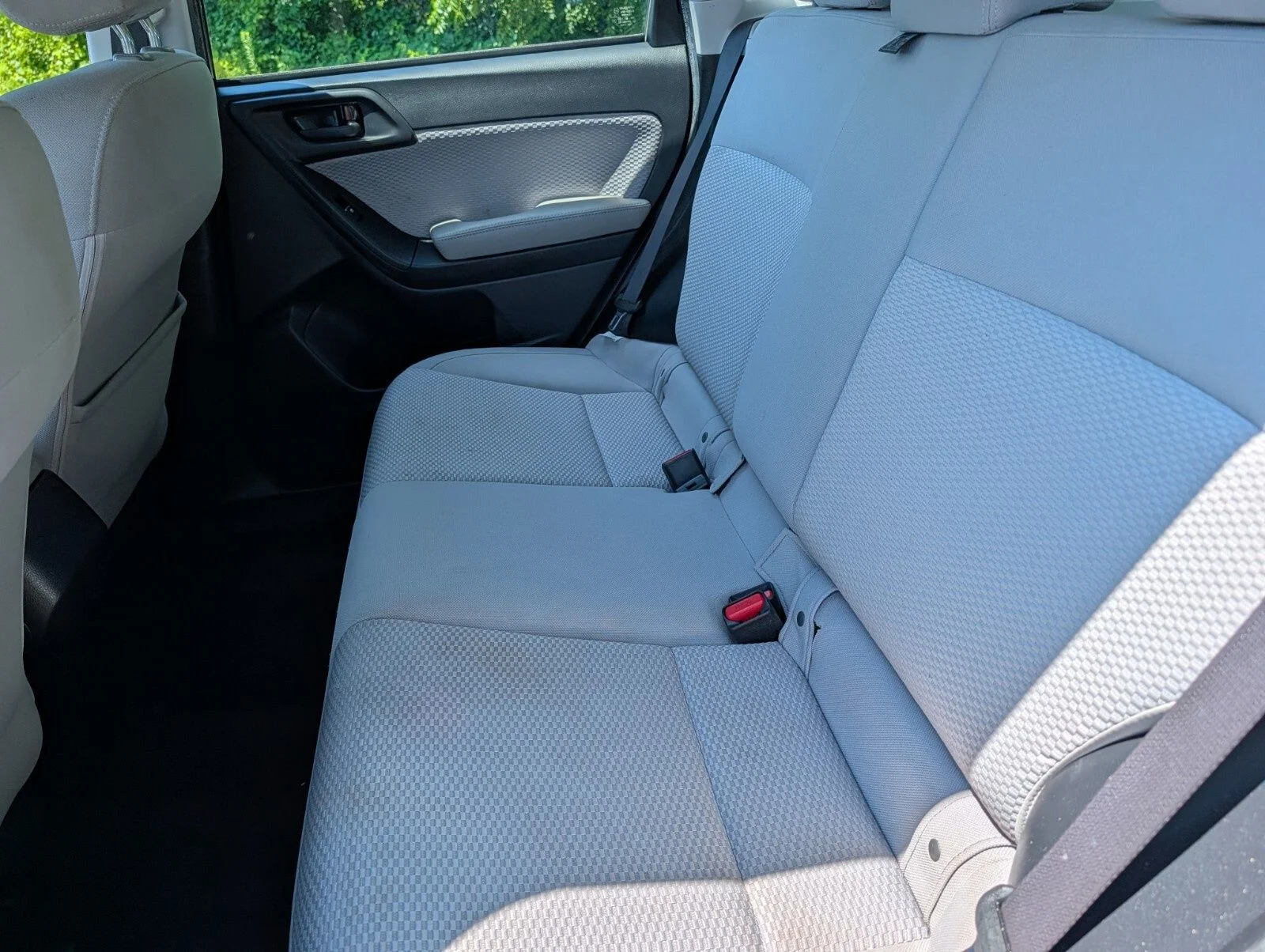 Used 2018 Gray Subaru 2.5i image 15