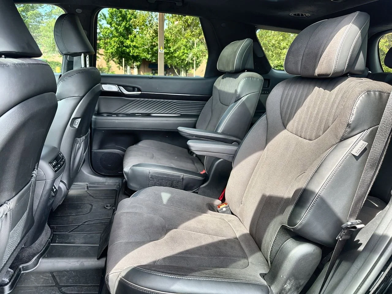 Used 2025 Black Hyundai Calligraphy Night Edition image 20