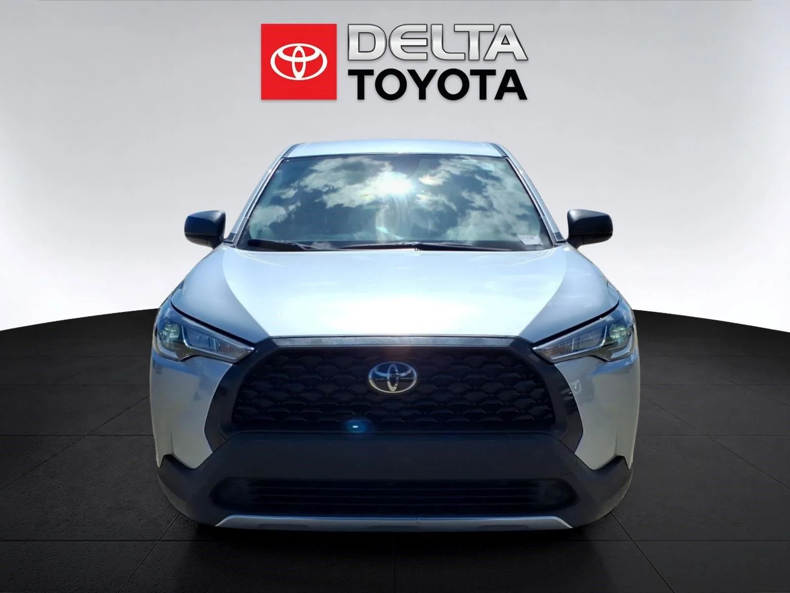 Used 2024 Sonic Silver Toyota L image 8