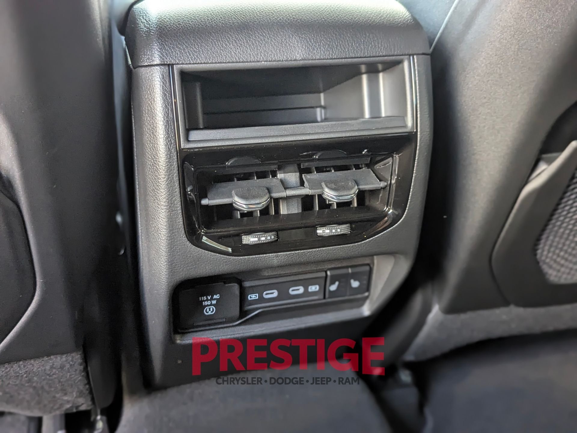 New 2026 Diamond Black Crystal Pearlcoat Jeep Limited image 27