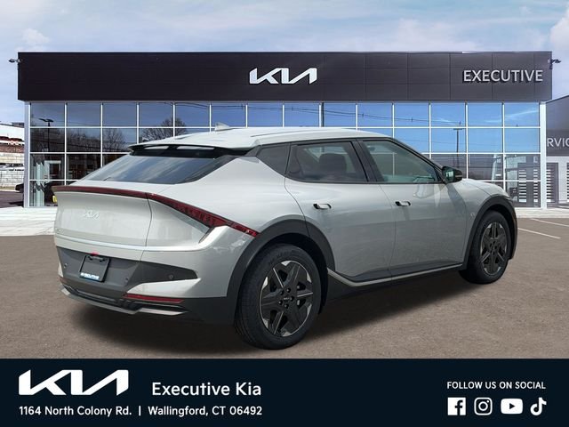New 2026 Wolf Gray Kia LIGHT image 4