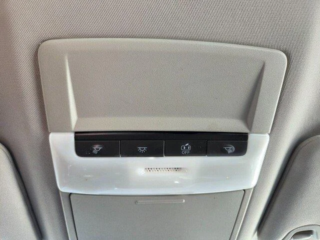 Used 2020 Pearl White Tricoat Nissan 2.5 SR image 19