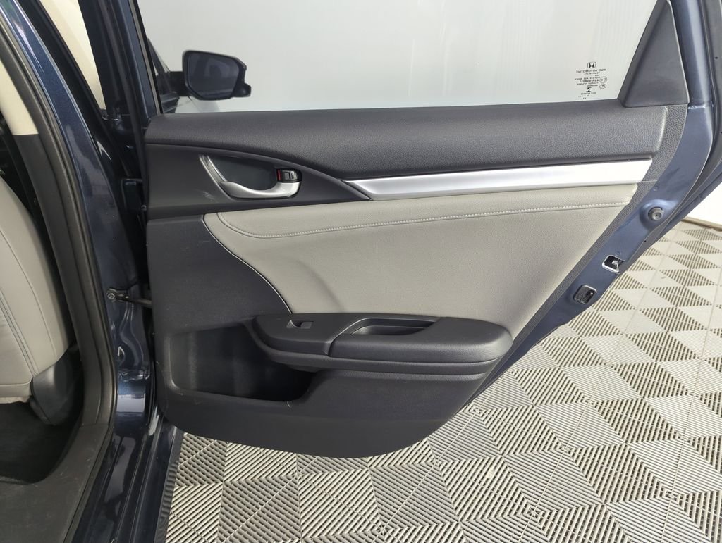 Used 2017  Honda EX-L image 32