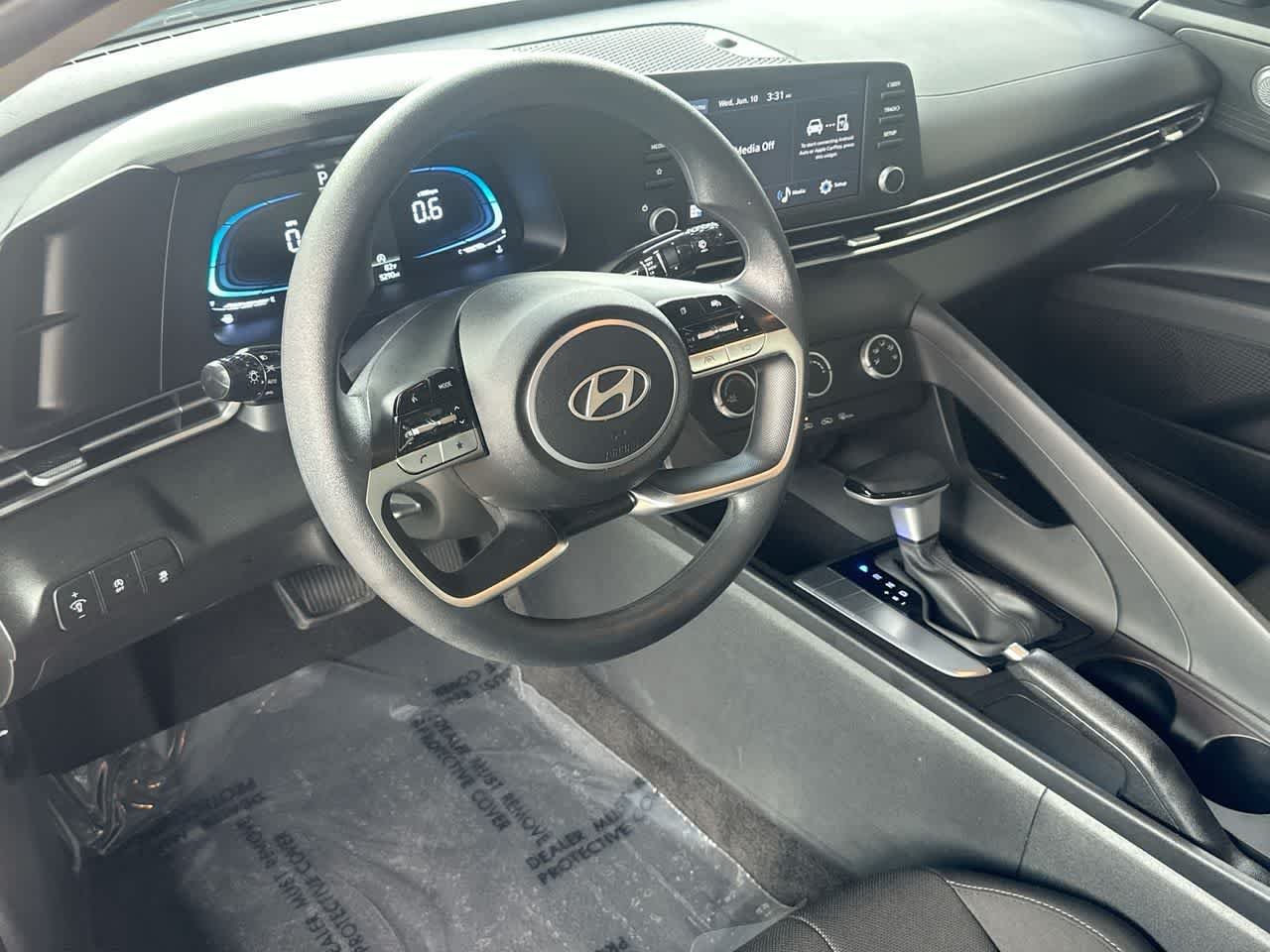 2026 Hyundai Elantra SE - Photo 13