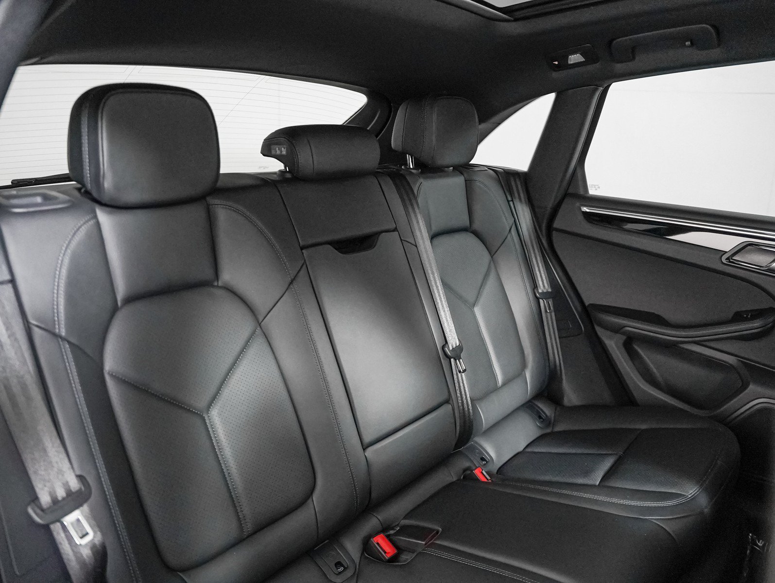 Certified Used 2022 DOLOMITE SILVER Porsche  image 6