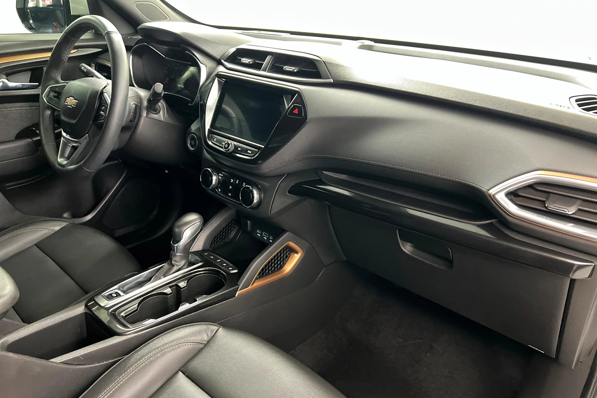 Used 2023 Summit White Chevrolet ACTIV image 24