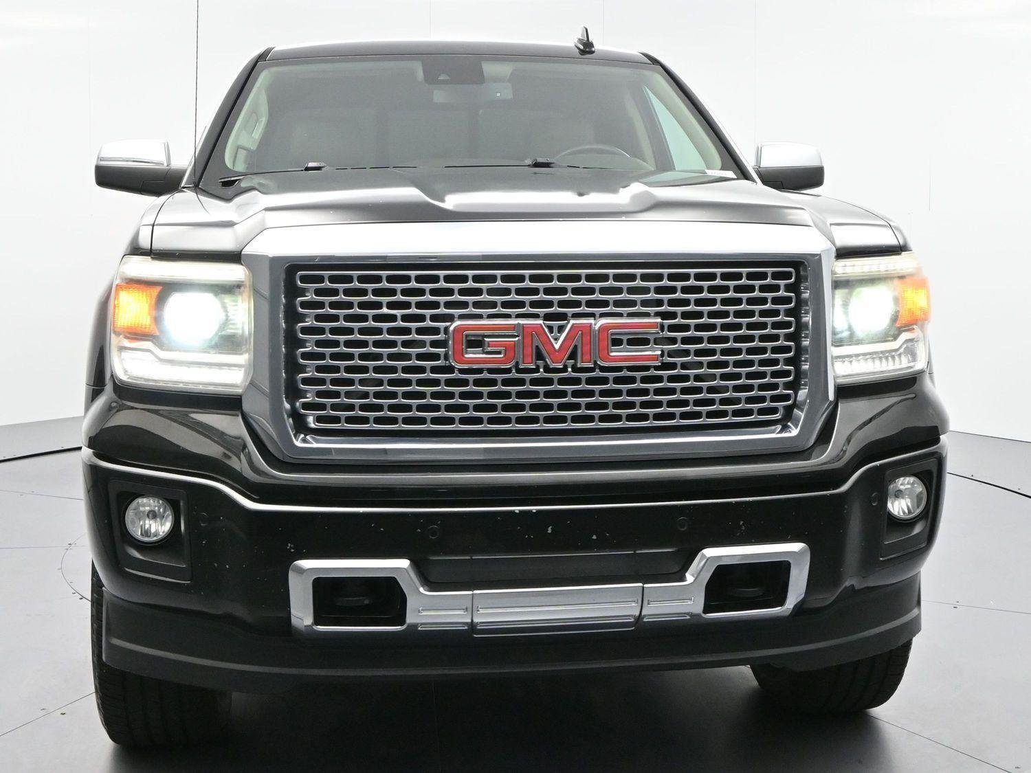 Used 2015 Onyx Black GMC Denali image 2