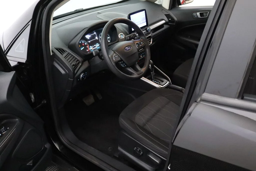 Used 2021 Black Ford SE image 14