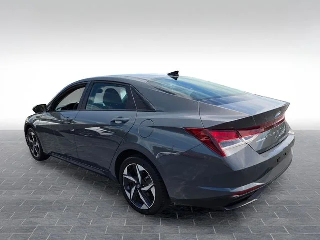 Used 2023 Gray Hyundai SEL image 5