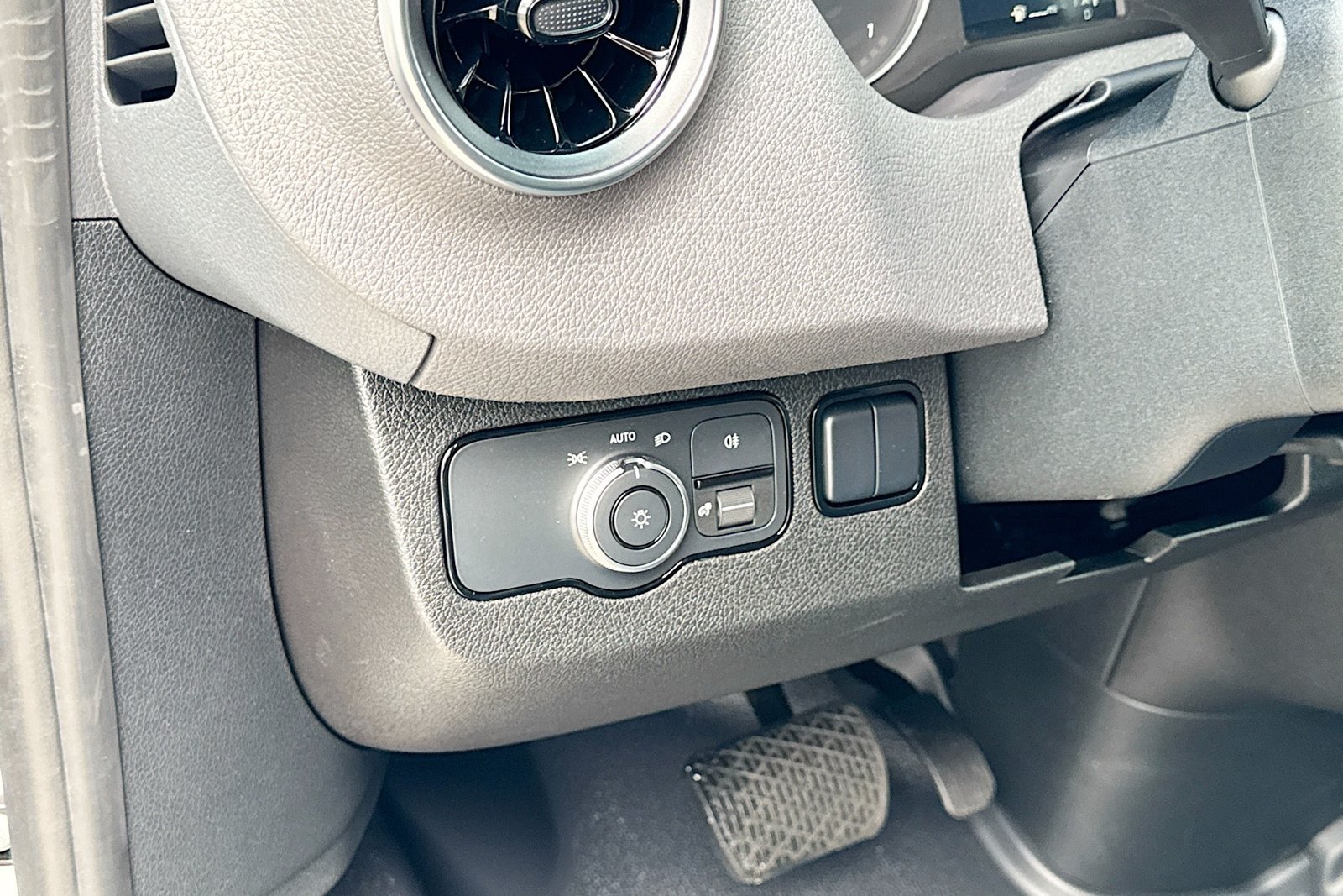 New 2026 Arctic White Mercedes-Benz  image 10