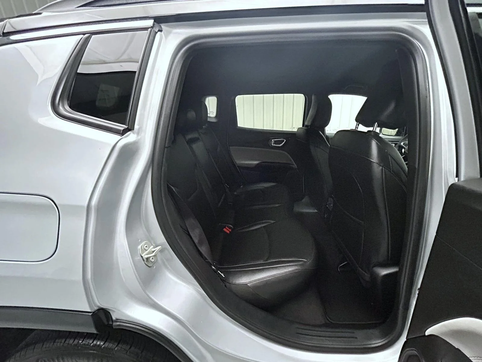 Used 2025 Silver Jeep Limited image 18