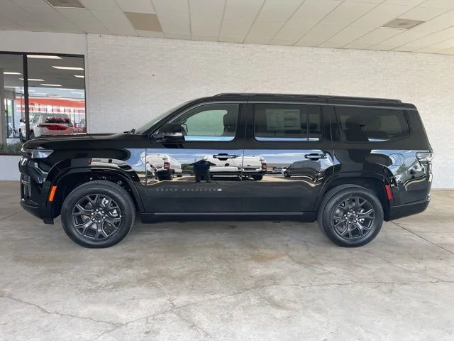 New 2026 High Gloss Black Exterior Paint Jeep Limited Altitude image 3