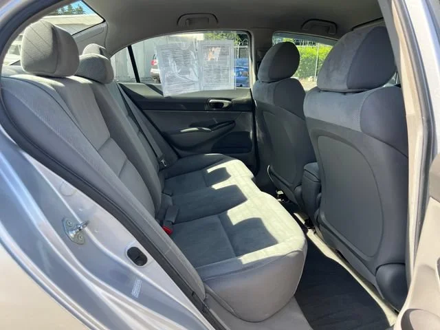 Used 2009 Alabaster Silver Metallic Honda LX image 10