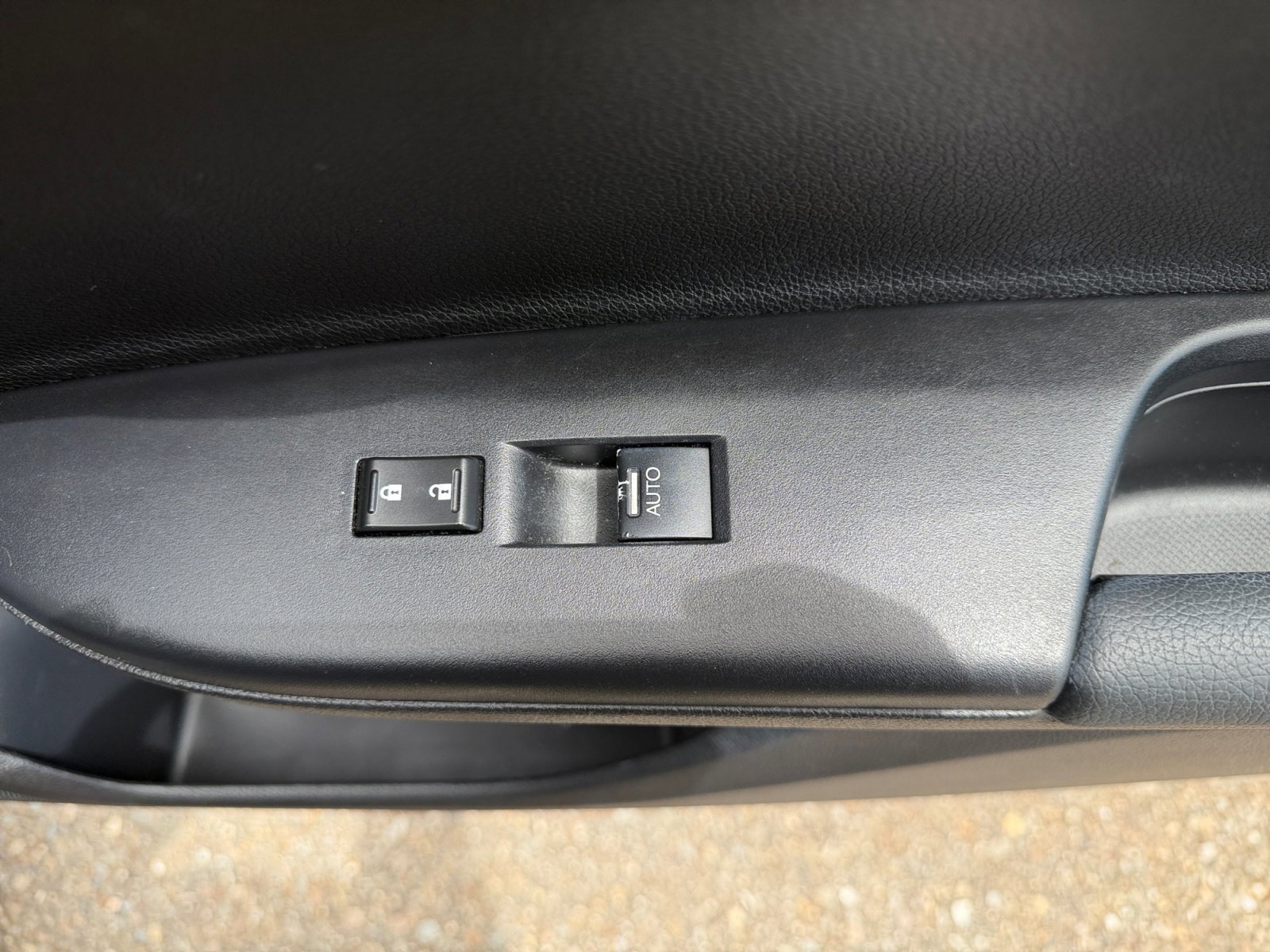 Used 2015 Black Honda EX-L image 32