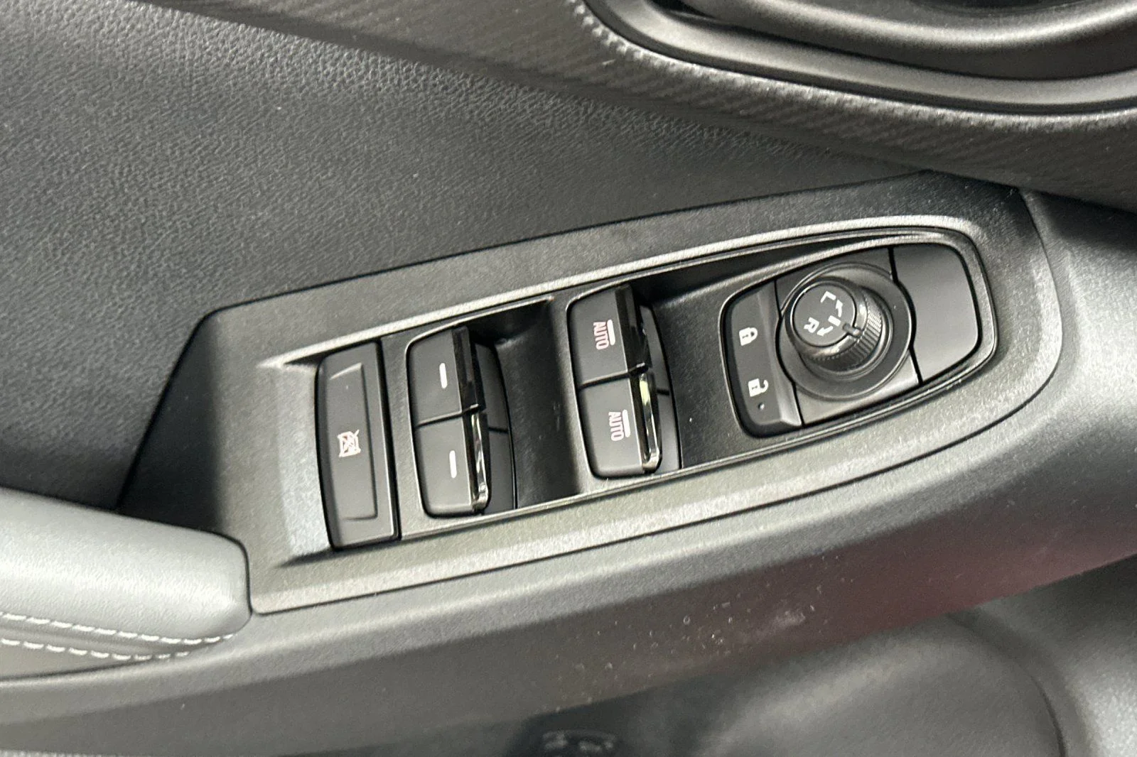 New 2026 CRYSTAL WHITE PEARL Subaru Premium image 13