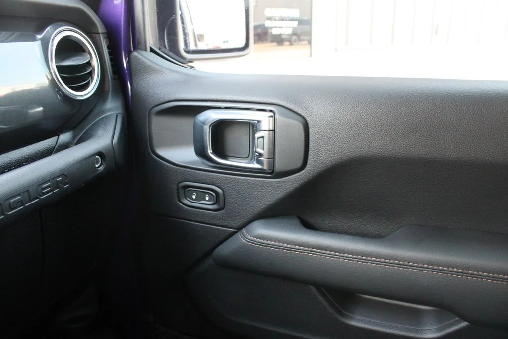 Used 2023  Jeep Rubicon 392 image 20