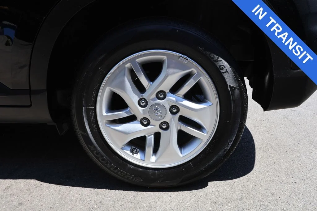 Used 2025 Onyx Black Hyundai SE image 35