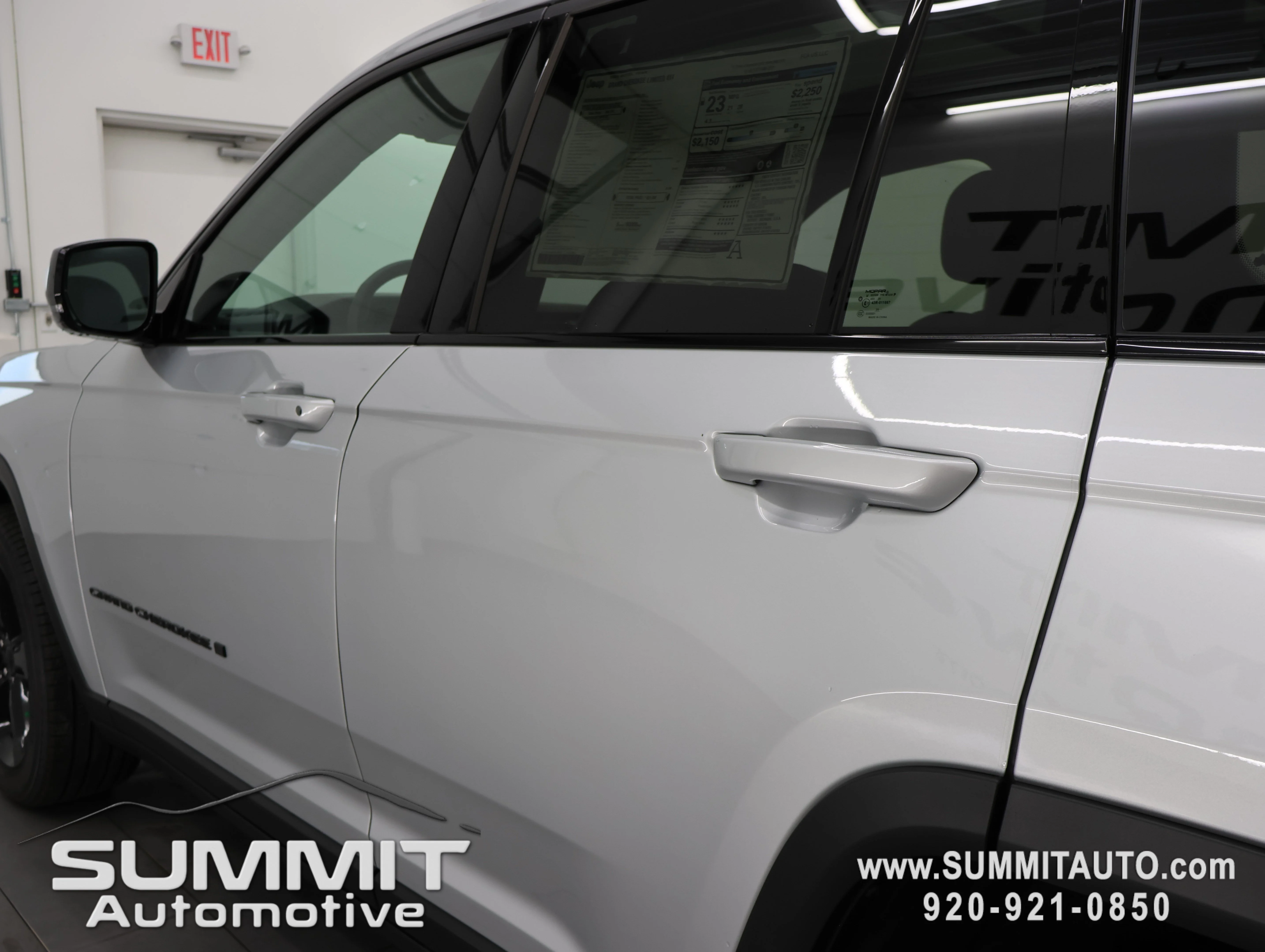 New 2026 Silver Zynith Exterior Paint Jeep Limited image 35