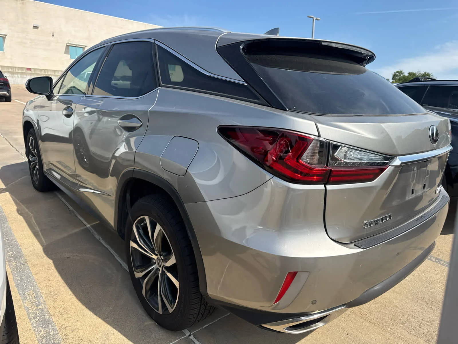 Certified Used 2019 Atomic Silver Lexus  image 4