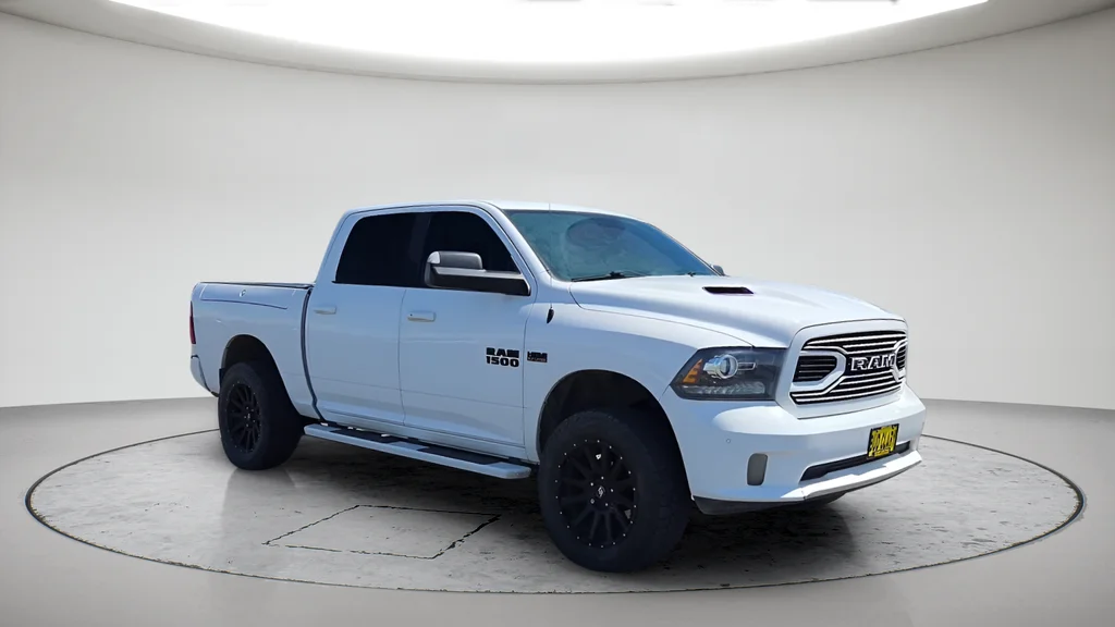 Used 2018 White Ram Sport image 3