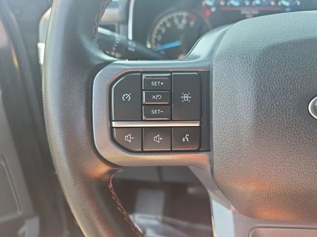 Used 2023 Black Ford XLT image 17