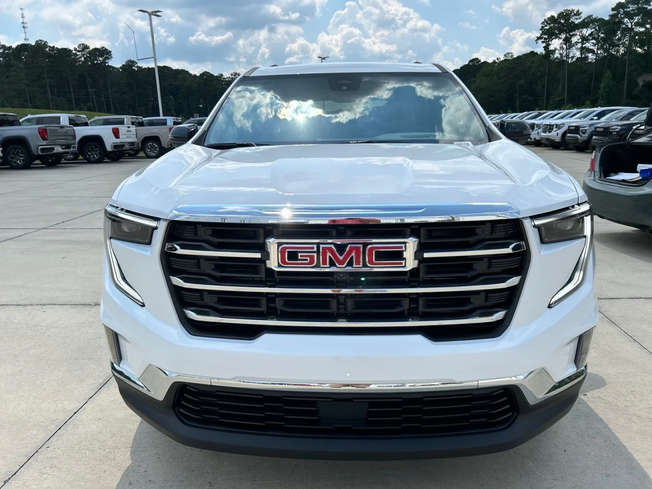 New 2026 Summit White GMC Elevation image 5