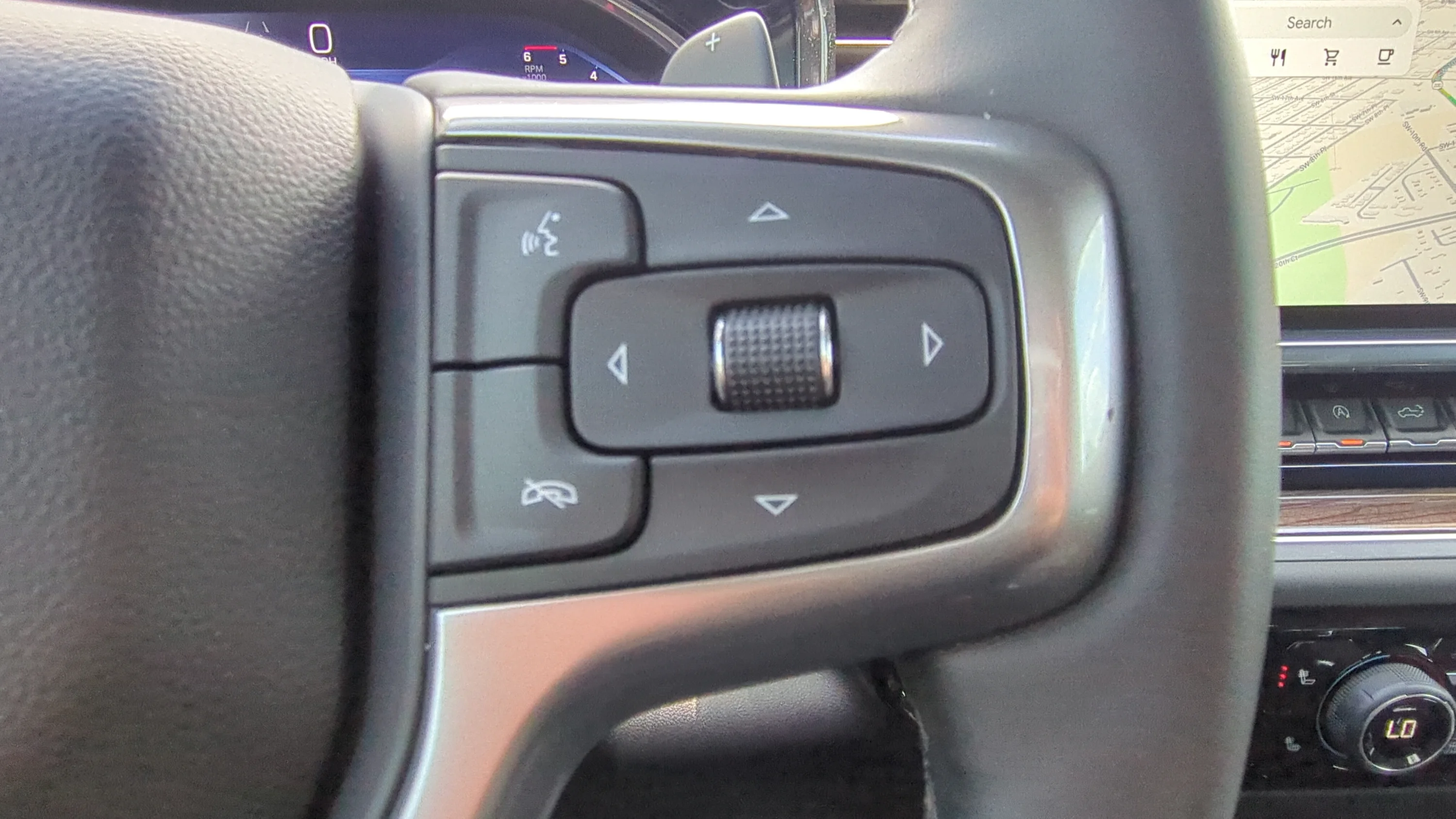 Used 2025 Summit White Chevrolet RST image 21