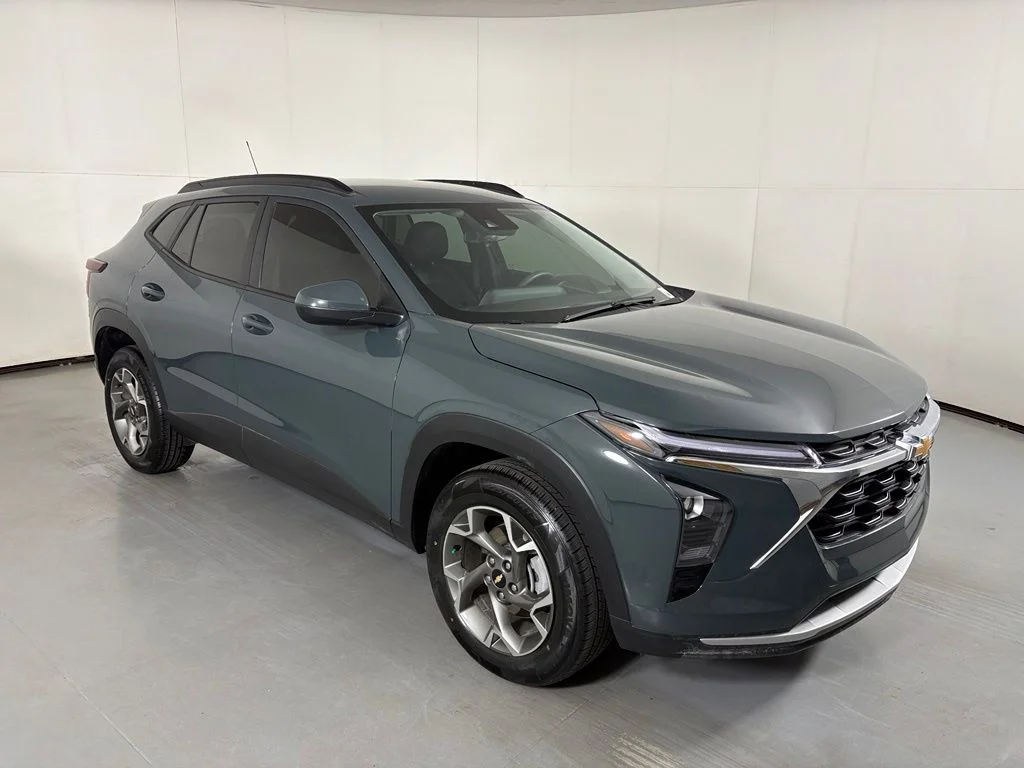 Used 2025 Gray Chevrolet LT image 2