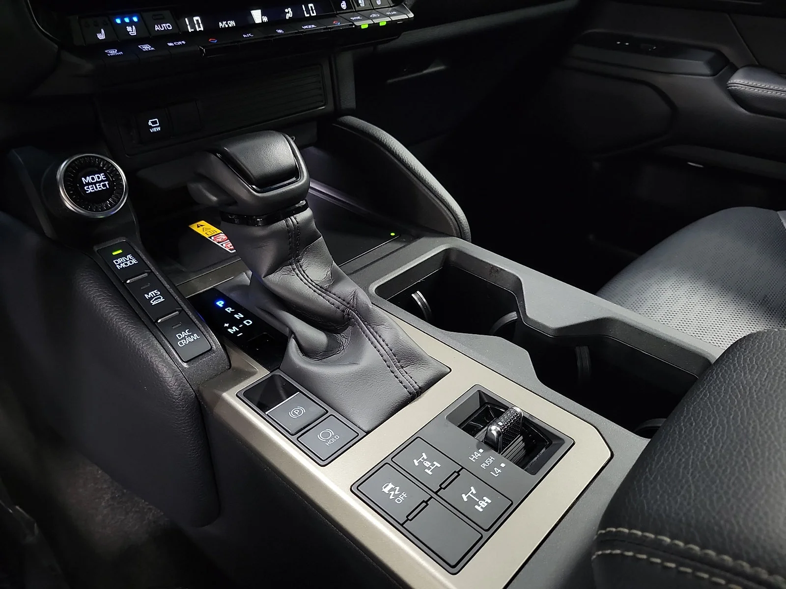 Used 2025 WIND CHILL PEARL Toyota  image 19