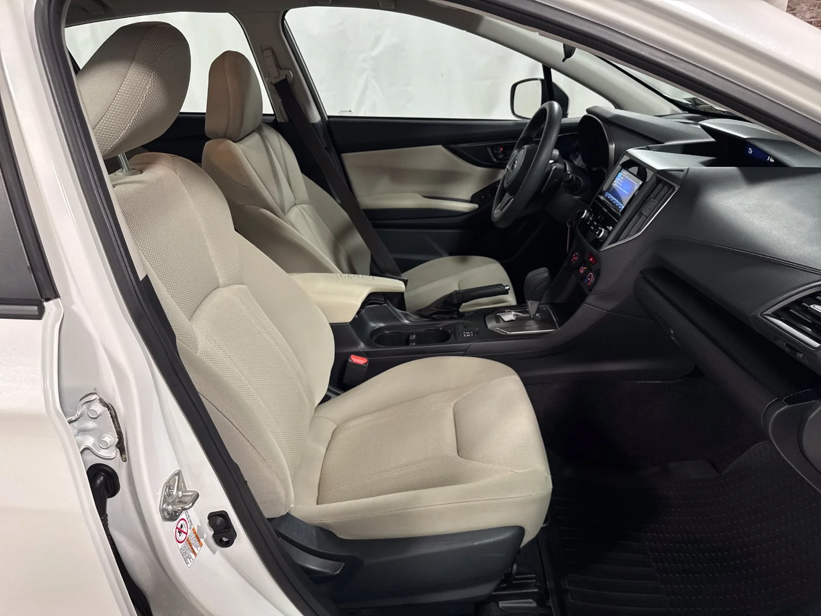 Used 2018 White Subaru 2.0i Premium image 22