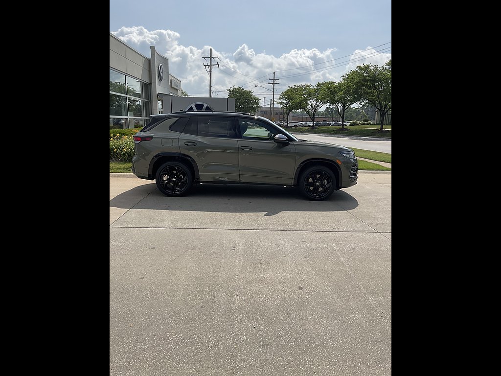 New 2026 Avocado Green w/ Deep Black Roof Volkswagen SE R-Line Black 4Motion image 3
