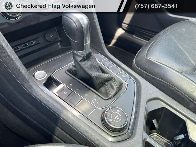 Used 2019 Pure White Volkswagen 2.0T SEL Premium 4Motion image 43
