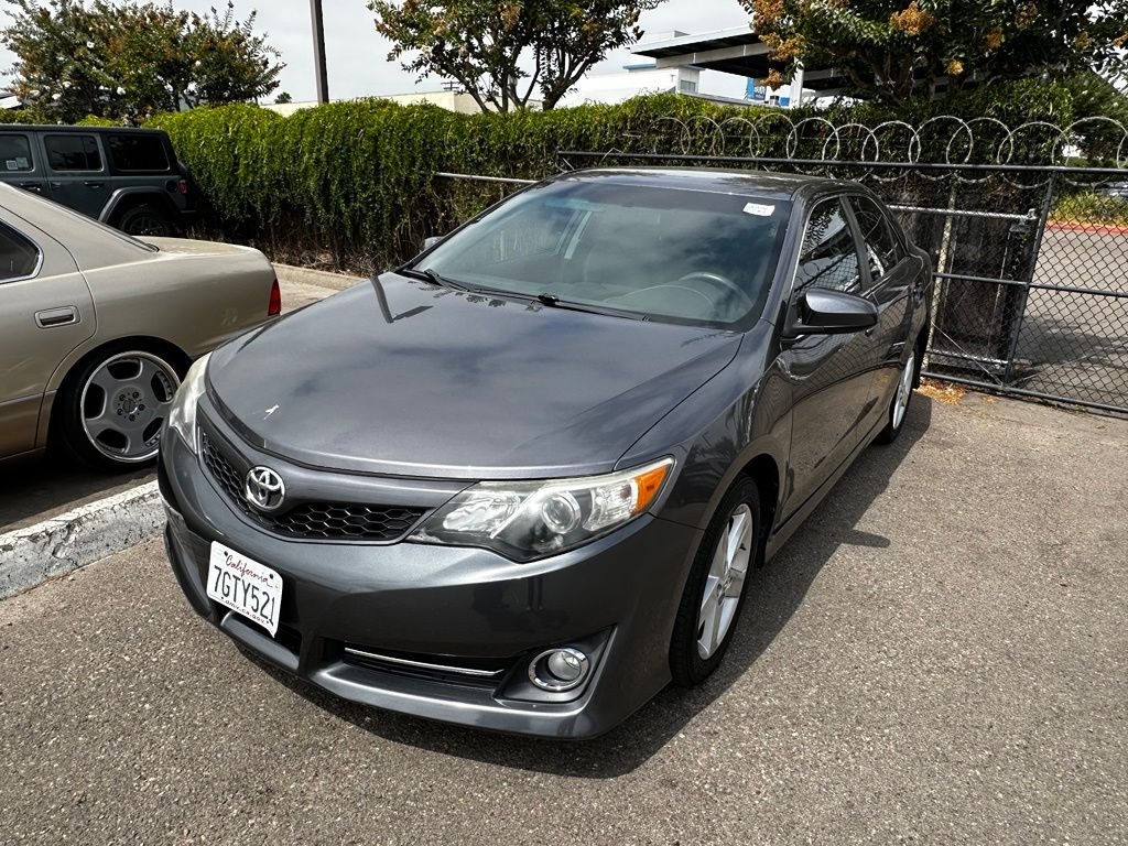 Used 2014 Gray Toyota SE image 7