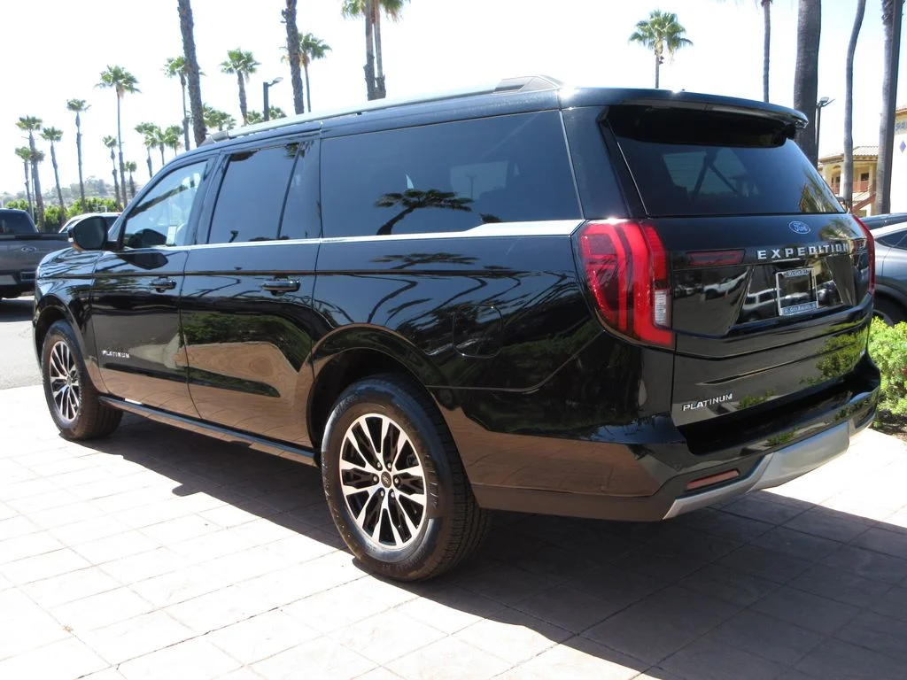 Used 2025 Black Metallic Ford Platinum image 2