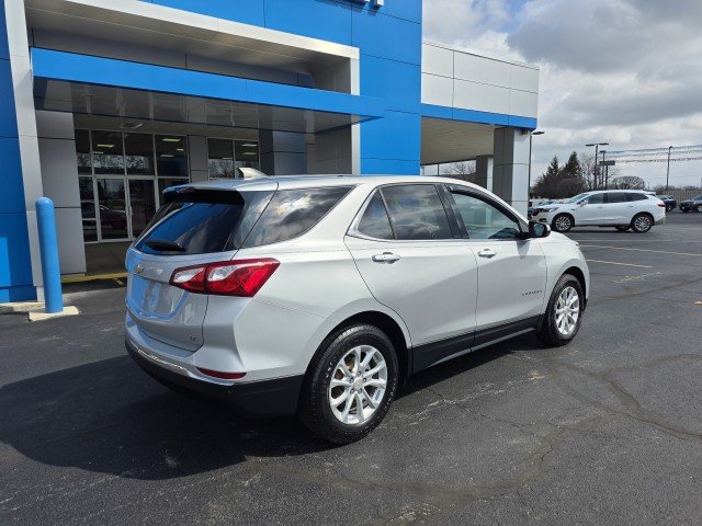 Used 2018 Chevrolet Equinox LT with VIN 2GNAXJEV9J6174661 for sale in Saint Marys, OH