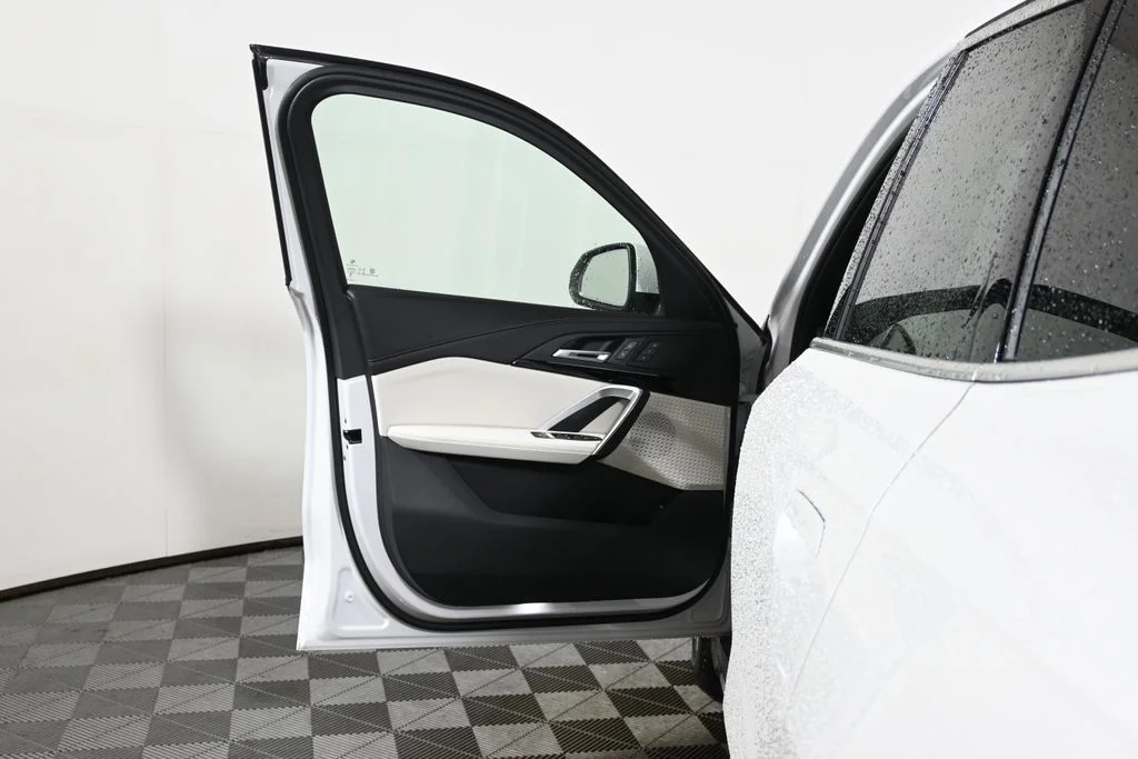New 2026 White BMW xDrive28i image 28
