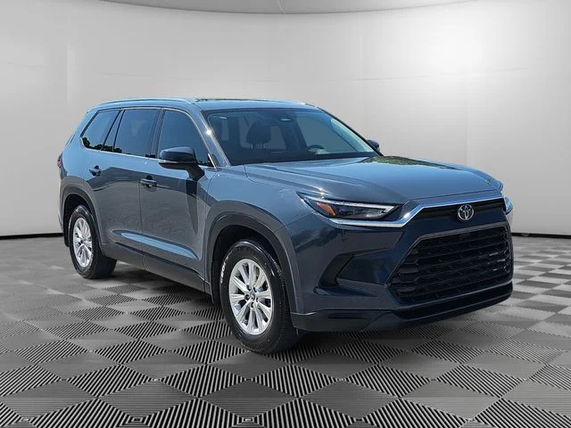Used 2024 White Toyota XLE image 6