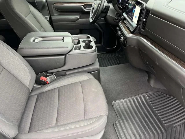 Used 2025 White Chevrolet LT image 21