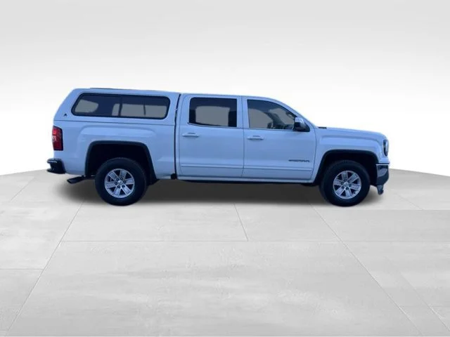 Used 2016 SUMMIT WHITE GMC SLE image 6