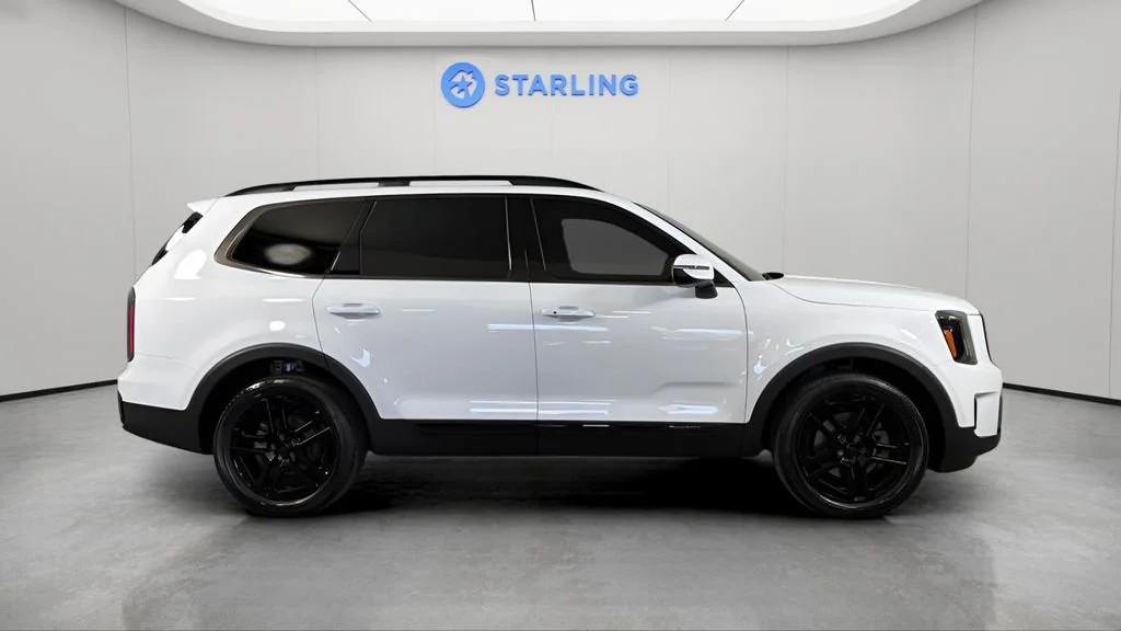 Used 2025 White Kia EX X-Line image 11