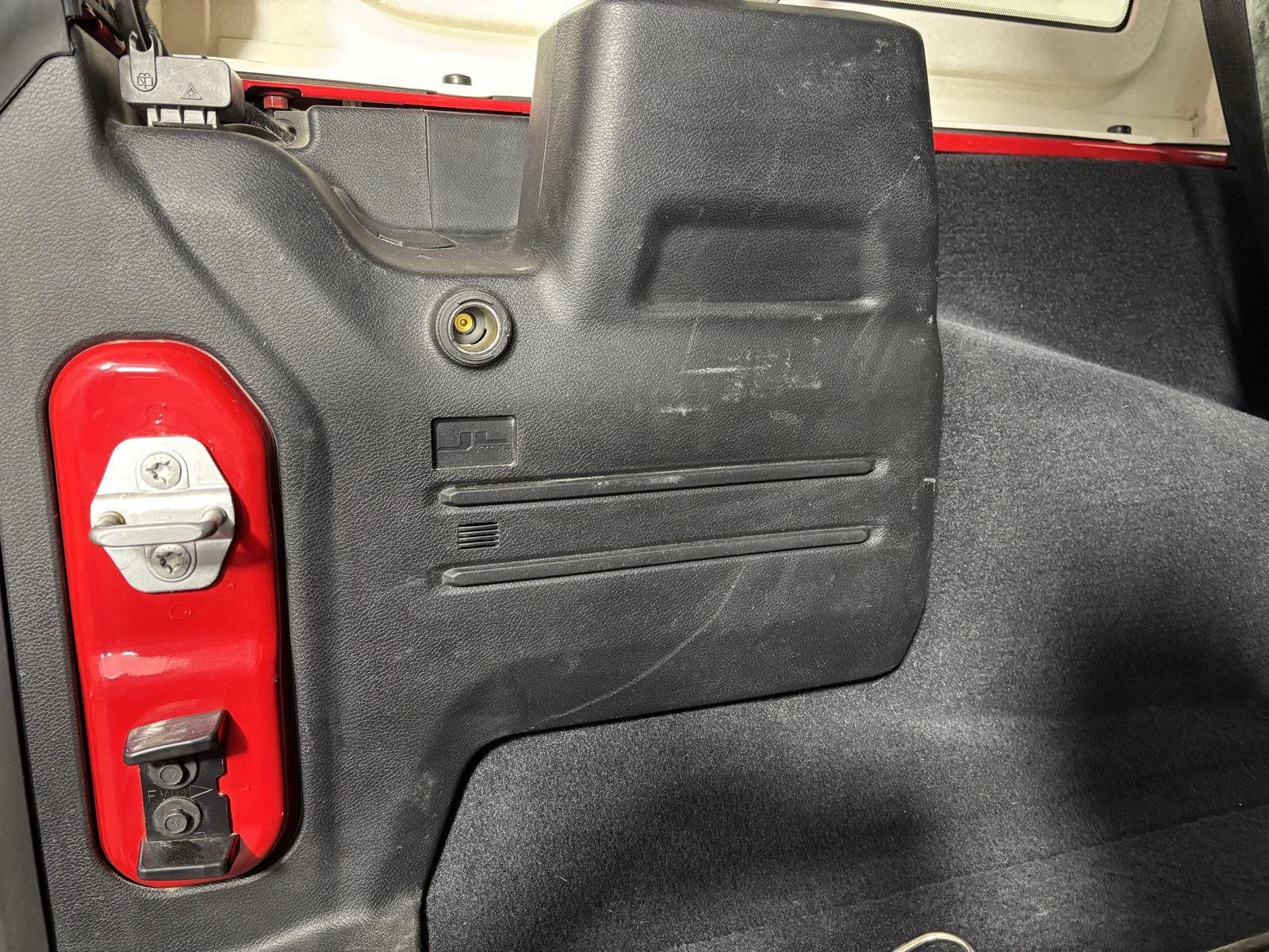 Used 2020 Firecracker Red Clearcoat Jeep Sahara image 7