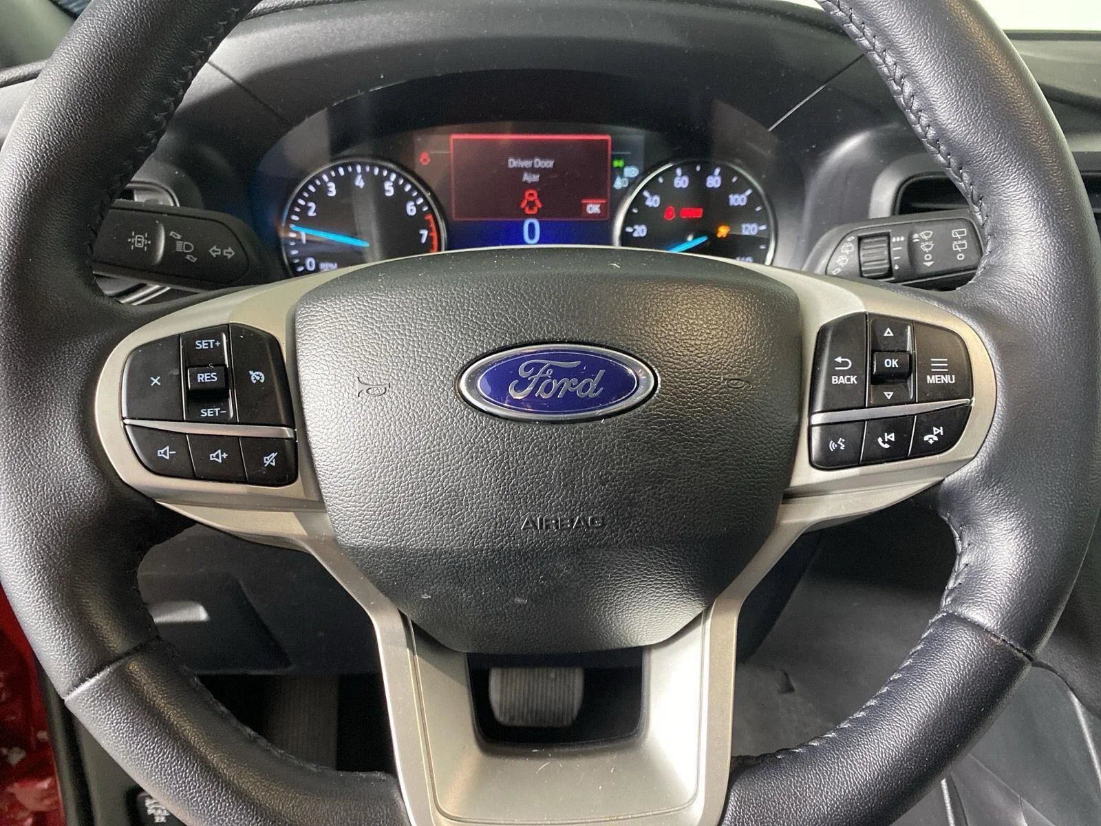 Used 2023 Rapid Red Metallic Tinted Clearcoat Ford XLT image 23