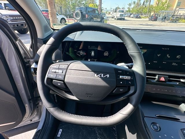 New 2026 Wolf Gray Kia EX image 11
