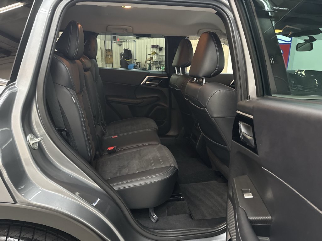 Used 2023 Gray Mitsubishi SE image 17