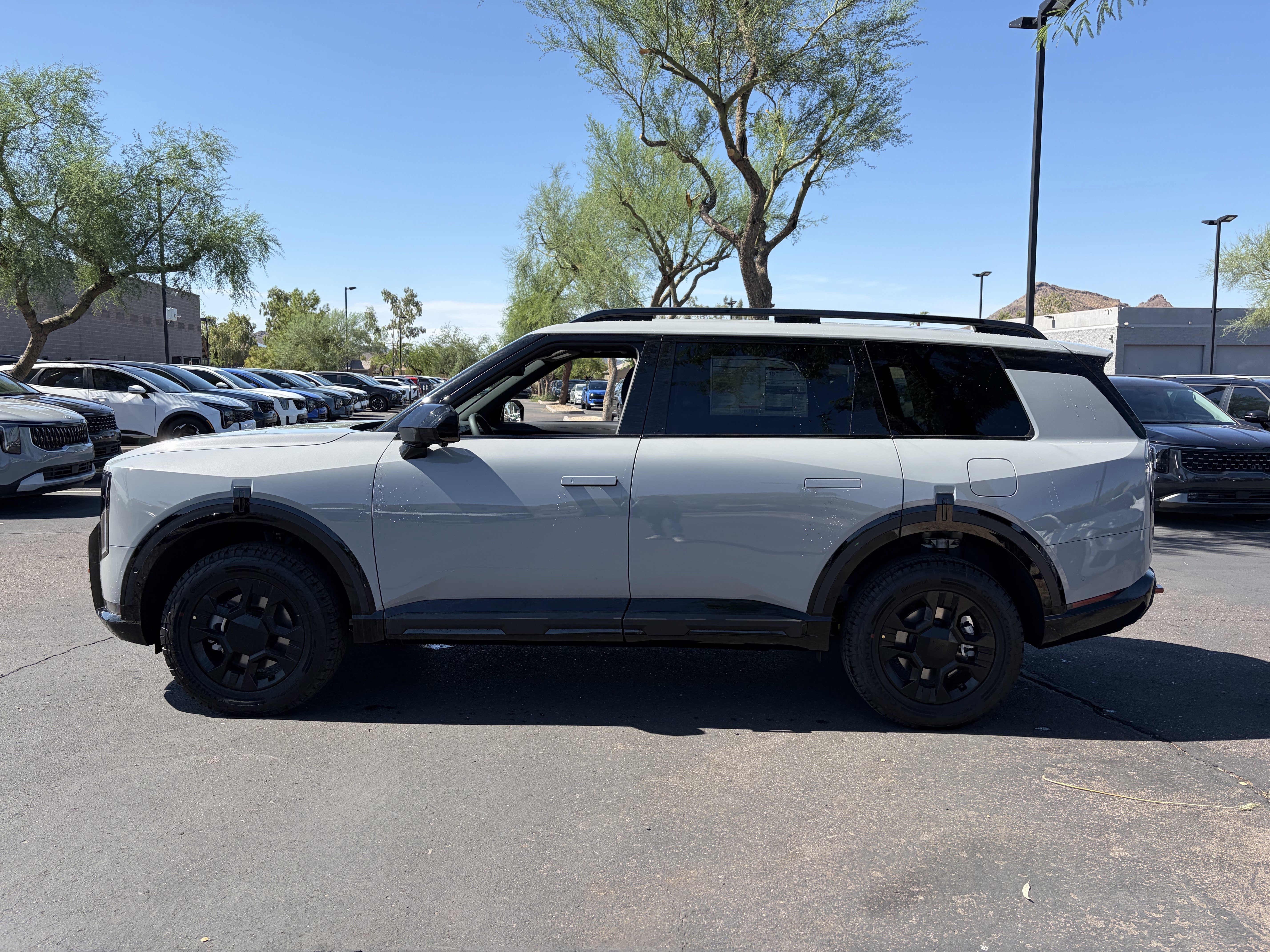 New 2027 Wolf Gray Kia X-PRO SX image 5