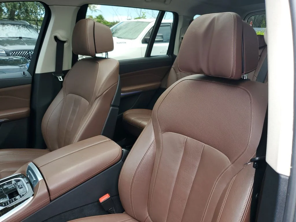 Used 2020 Black BMW xDrive40i image 21