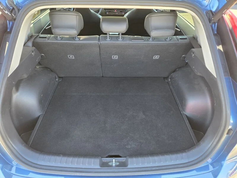 Used 2023 Mineral Blue KIA WIND image 13